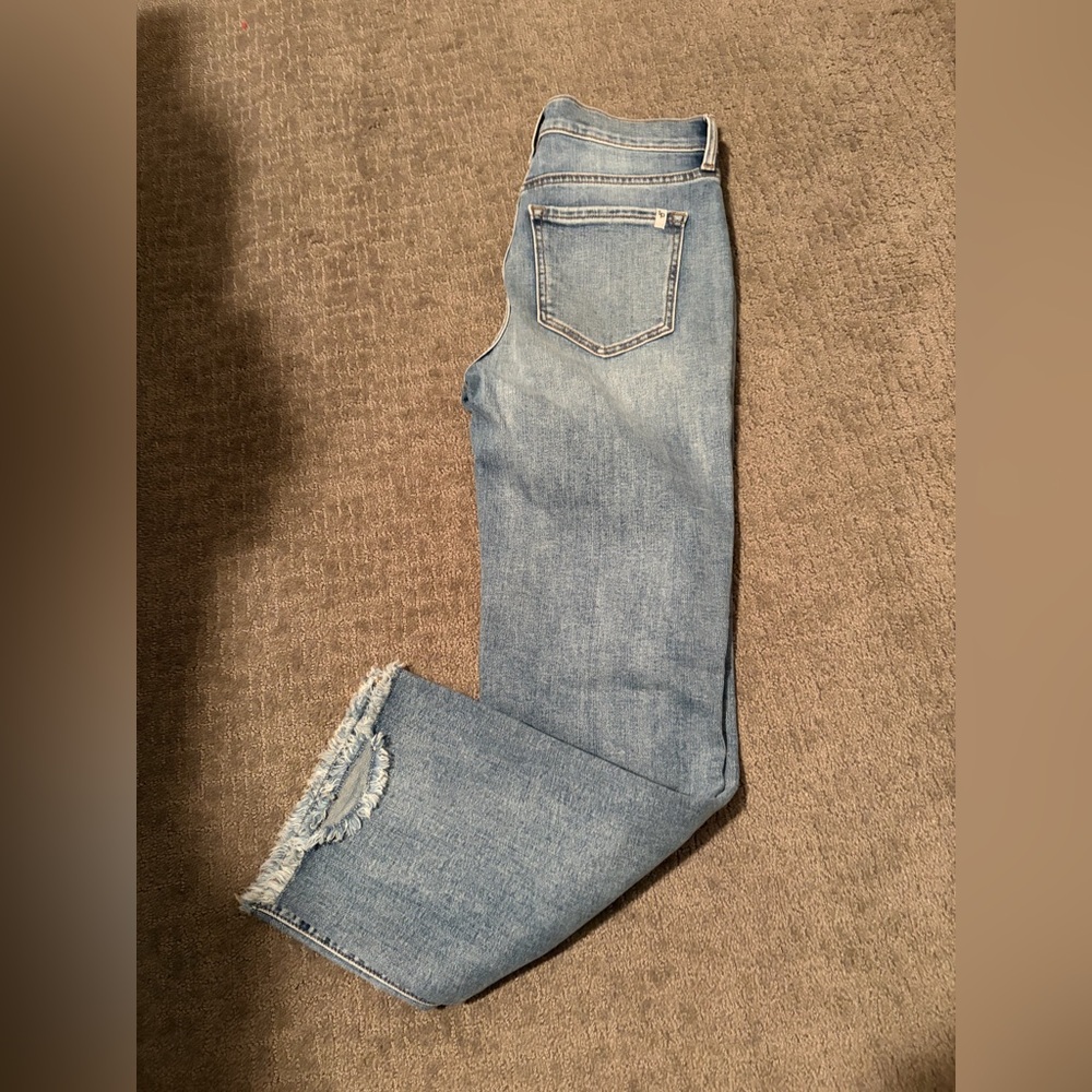Sneak Peek Light Blue Cropped Jeans